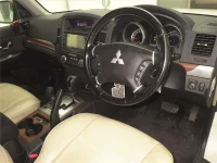 Mitsubishi PAJERO лот № 8421 оценка 4  с аукциона в Японии 2