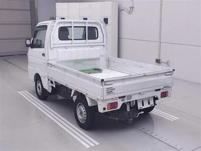Nissan NT100 Clipper