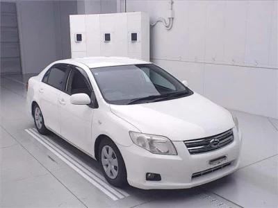 Toyota COROLLA AXIO  с аукциона в Японии