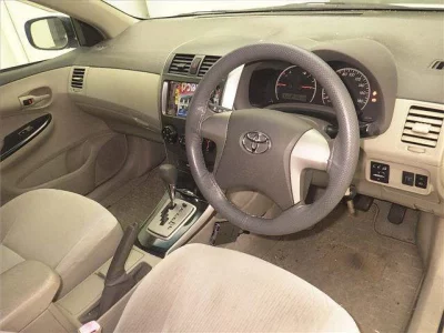 Toyota COROLLA AXIO  с аукциона в Японии