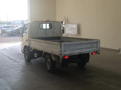 Toyota DYNA  с аукциона в Японии