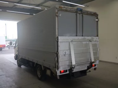 Toyota DYNA  с аукциона в Японии