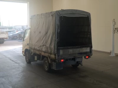 Toyota DYNA  с аукциона в Японии