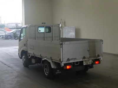Toyota DYNA  с аукциона в Японии