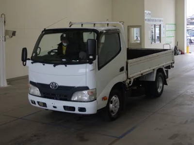 Toyota DYNA  с аукциона в Японии