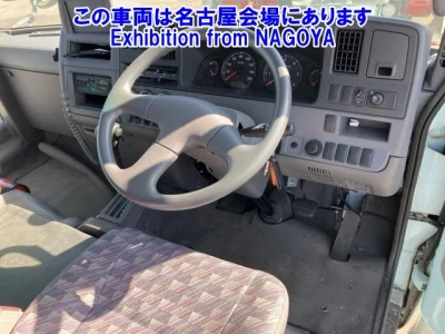 Nissan BUS