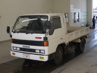 Mazda TITAN  с аукциона в Японии