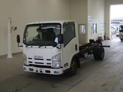 Isuzu Elf