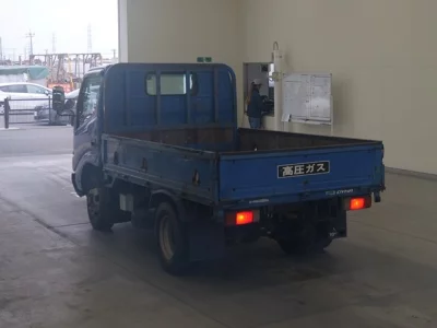 Toyota DYNA  с аукциона в Японии