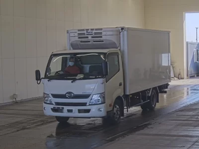 Hino DUTRO  с аукциона в Японии