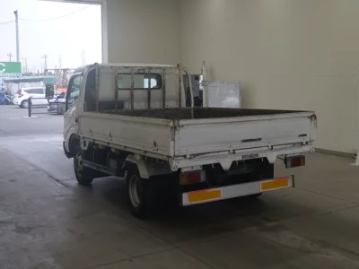 Toyota DYNA  с аукциона в Японии