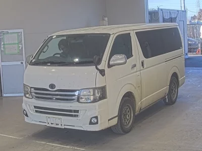 Toyota HiAce Van