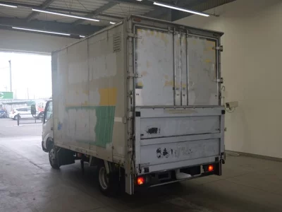 Toyota DYNA  с аукциона в Японии