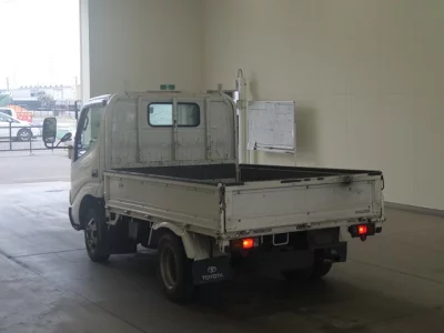 Toyota DYNA  с аукциона в Японии