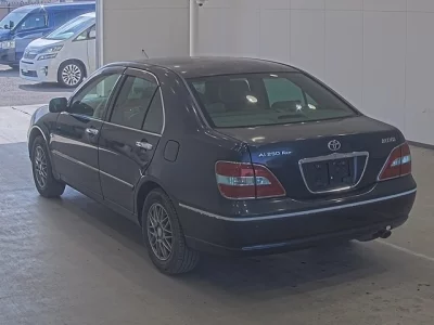 Toyota BREVIS  с аукциона в Японии