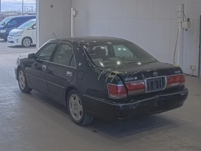 Toyota CROWN  с аукциона в Японии