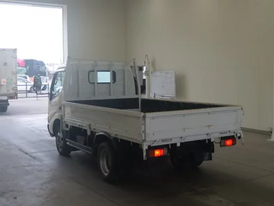 Toyota DYNA  с аукциона в Японии
