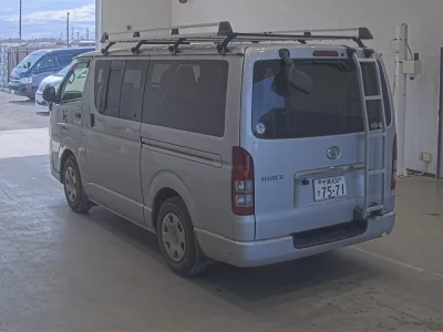 Toyota HiAce Van