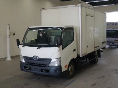 Toyota DYNA  с аукциона в Японии
