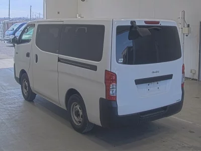 Isuzu COMO  с аукциона в Японии