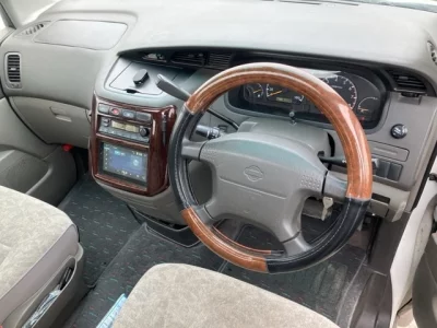 Nissan ELGRAND  с аукциона в Японии