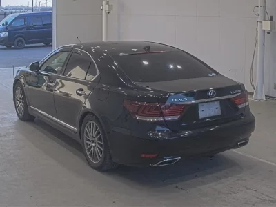 Lexus LS