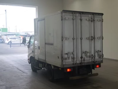 Hino DUTRO  с аукциона в Японии