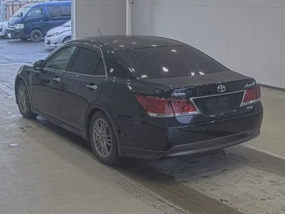 Toyota CROWN  с аукциона в Японии