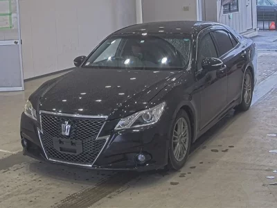 Toyota CROWN  с аукциона в Японии