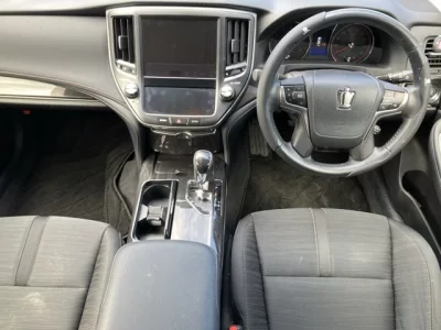 Toyota CROWN  с аукциона в Японии