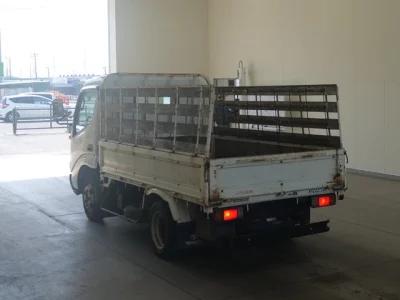 Toyota DYNA  с аукциона в Японии