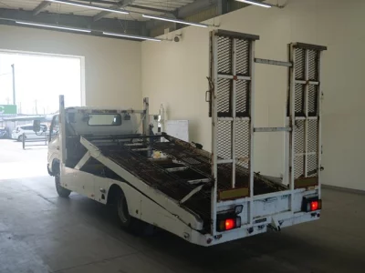 Toyota DYNA  с аукциона в Японии