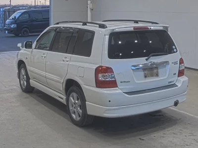 Toyota KLUGER  с аукциона в Японии
