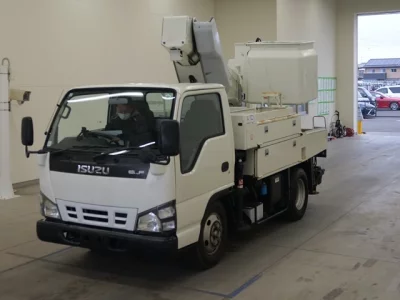 Isuzu Elf