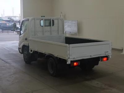 Toyota DYNA  с аукциона в Японии