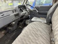 Toyota DYNA лот № 1795 оценка 3  с аукциона в Японии 4