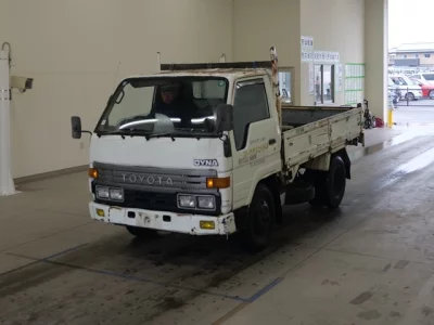 Toyota DYNA  с аукциона в Японии
