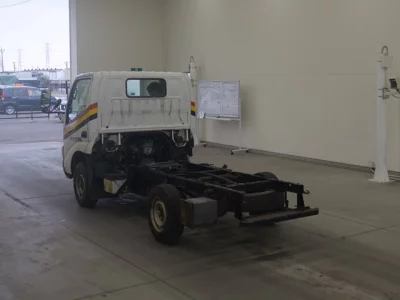 Toyota DYNA  с аукциона в Японии