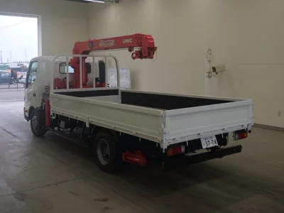 Toyota DYNA  с аукциона в Японии