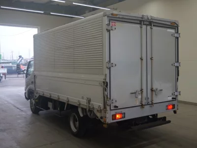 Toyota DYNA  с аукциона в Японии