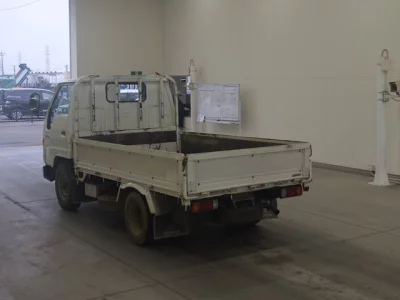 Toyota DYNA  с аукциона в Японии