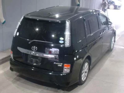 Toyota ISIS