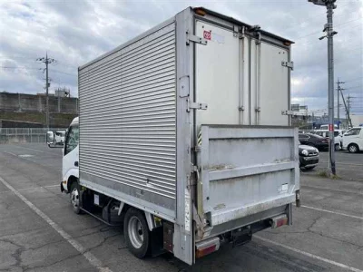 Toyota DYNA  с аукциона в Японии