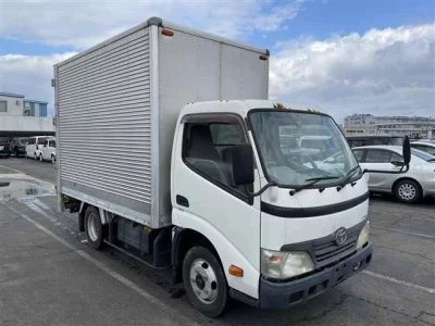 Toyota DYNA  с аукциона в Японии