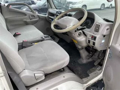 Toyota DYNA  с аукциона в Японии