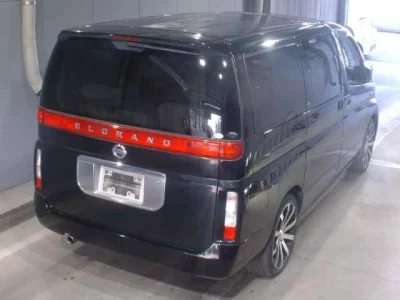 Nissan ELGRAND  с аукциона в Японии