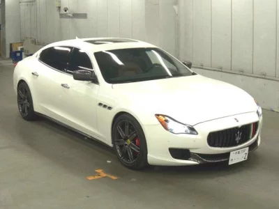 Maserati QUATTROPORTE  с аукциона в Японии