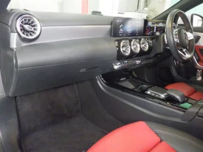 Mercedes-Benz CLA CLASS  с аукциона в Японии