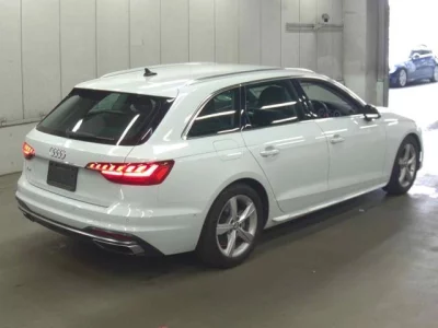 Audi A4  с аукциона в Японии