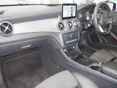 Mercedes-Benz CLA CLASS